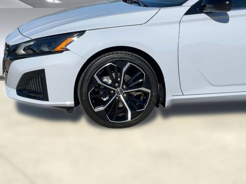 New 2025 Nissan Altima 2.5 SR w/ SR Premium Package image 12