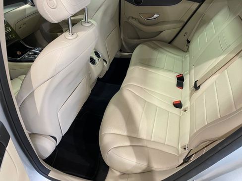 Used 2018 Mercedes-Benz GLC 300 4MATIC image 24