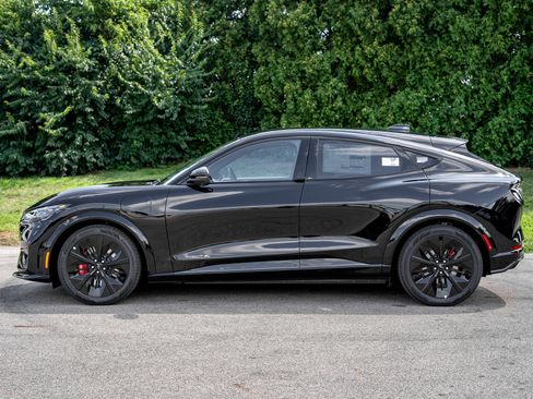 New 2025 Ford Mustang Mach-E GT image 8