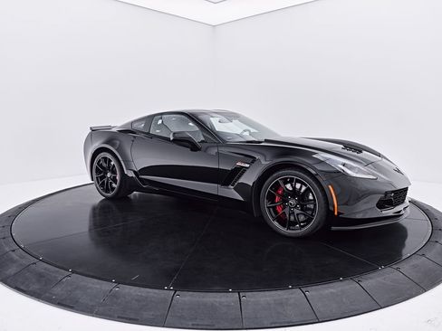 Used 2016 Chevrolet Corvette Z06 w/ 3LZ Preferred Equipment Group RWD image 16