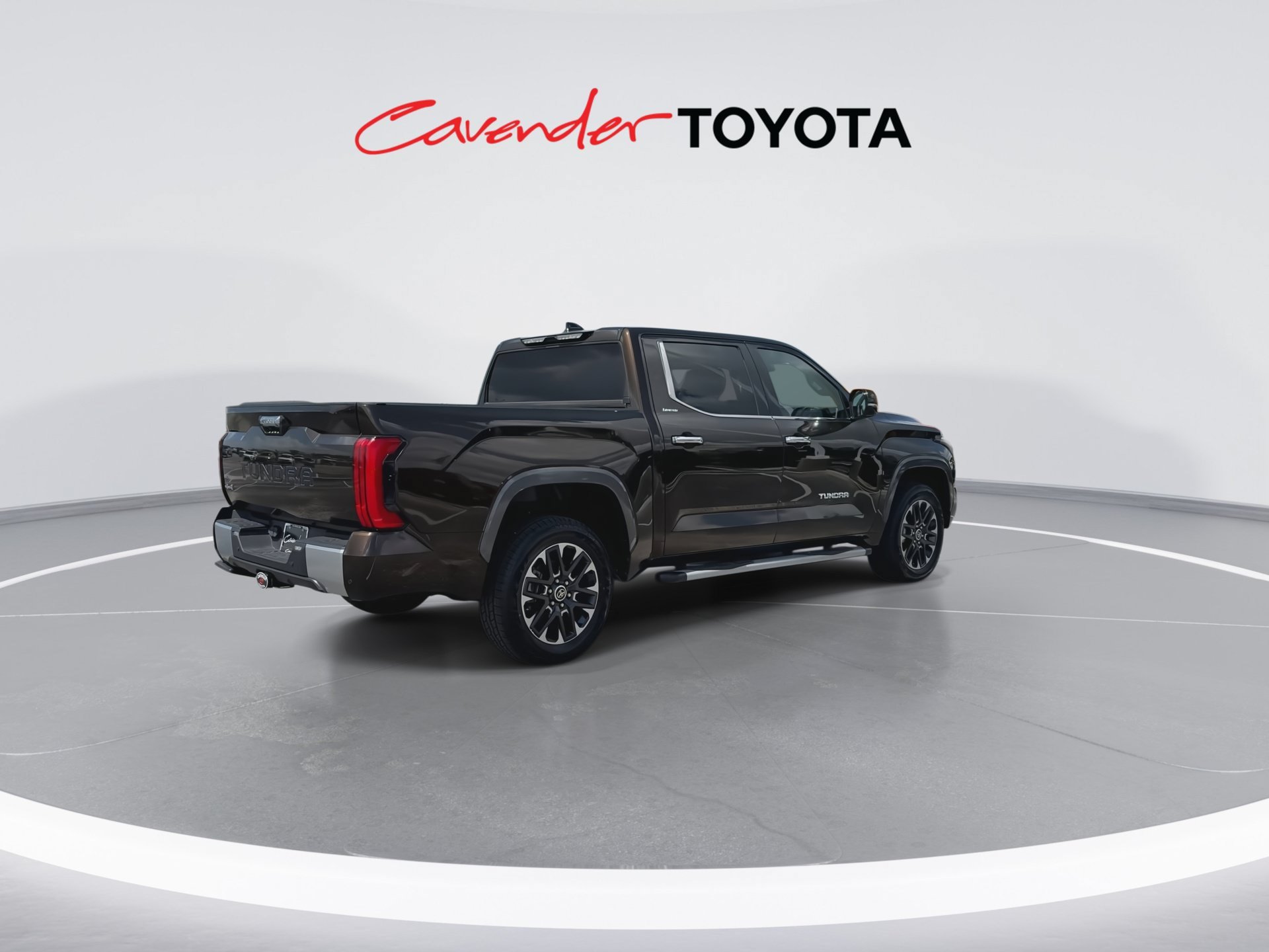 Used 2023 Toyota Tundra Limited w/ Power Package AWD/4WD image 8