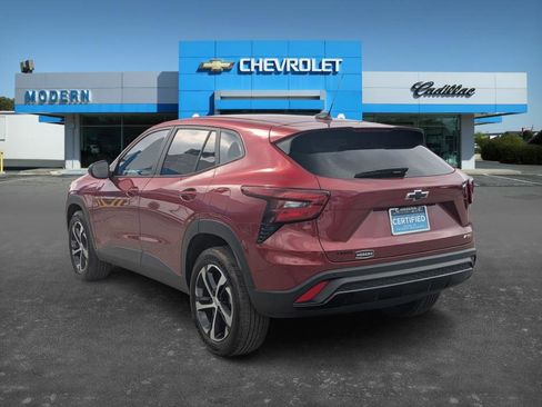 Certified 2025 Chevrolet Trax RS w/ Sunroof Package image 7