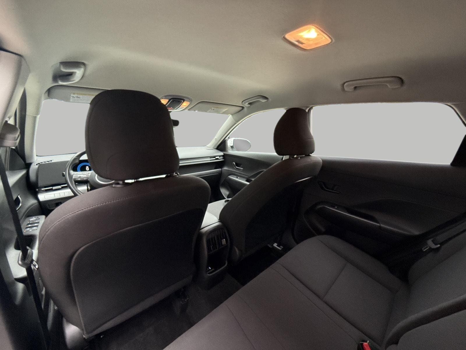 Used 2025 Hyundai Kona SEL AWD/4WD image 27