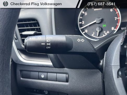 Used 2023 Nissan Rogue SV image 33