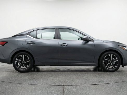 Used 2025 Nissan Sentra SV FWD image 11