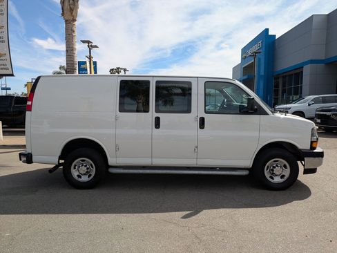 Used 2024 Chevrolet Express 2500 w/ Driver Convenience Package image 4
