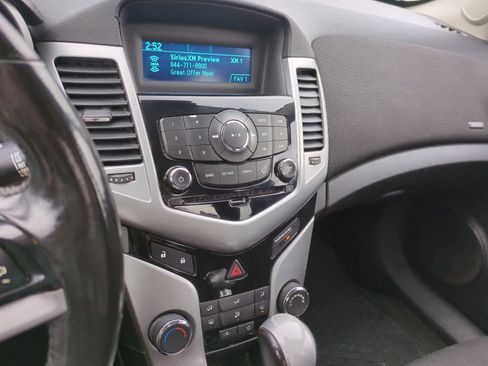 Used 2013 Chevrolet Cruze LT image 27