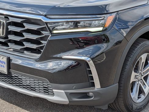 Used 2025 Honda Pilot EX-L image 9