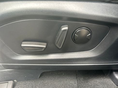 Used 2025 Ford Explorer Active AWD/4WD image 19