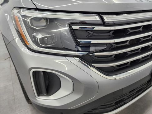 Used 2025 Volkswagen Atlas SE image 24