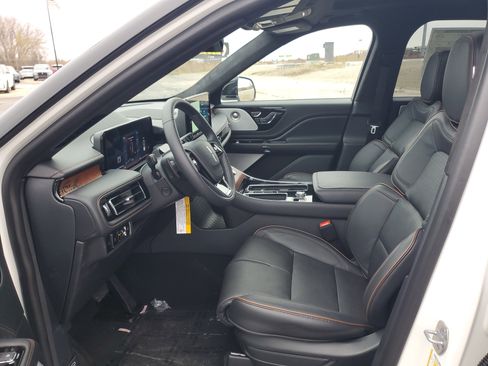 New 2026 Lincoln Aviator Black Label image 12