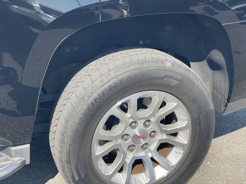 Used 2017 GMC Yukon SLT AWD/4WD image 12
