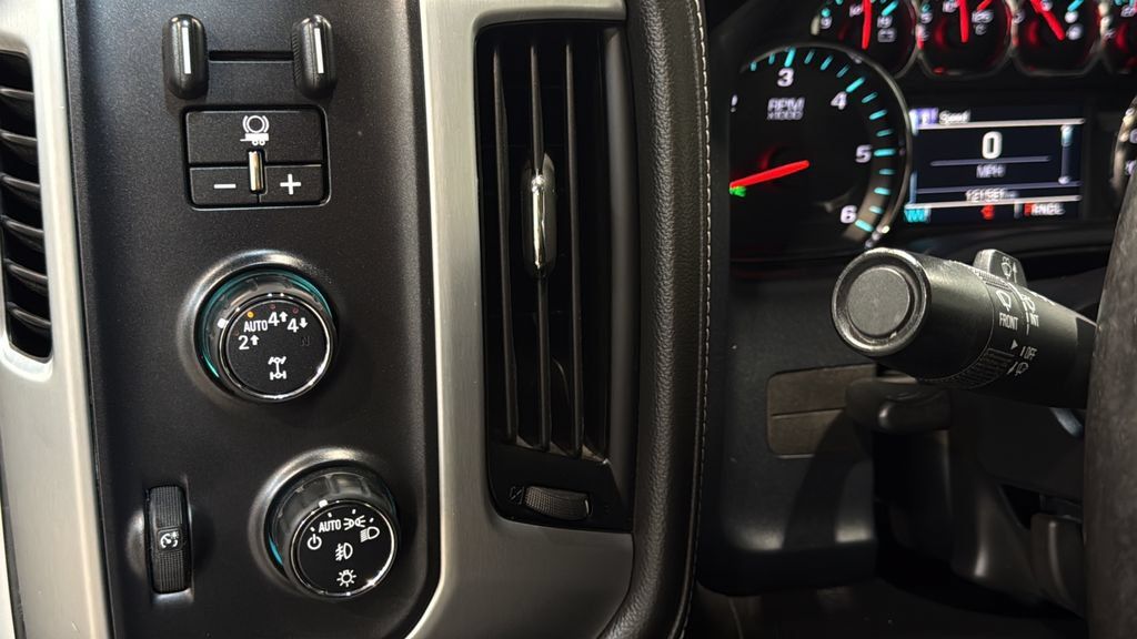Used 2018 GMC Sierra 1500 SLE AWD/4WD image 35