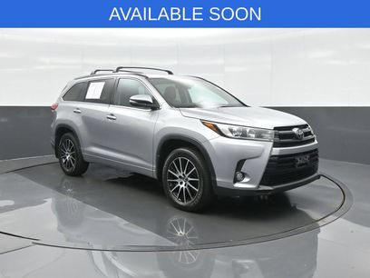 Used 2017 Toyota Highlander SE