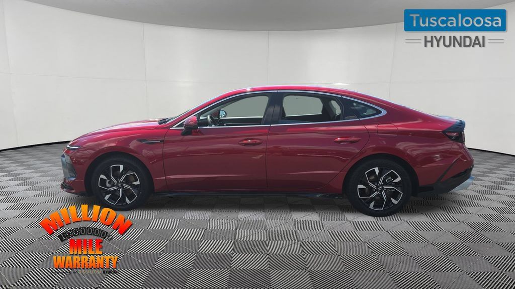 Used 2025 Hyundai Sonata SEL FWD image 4
