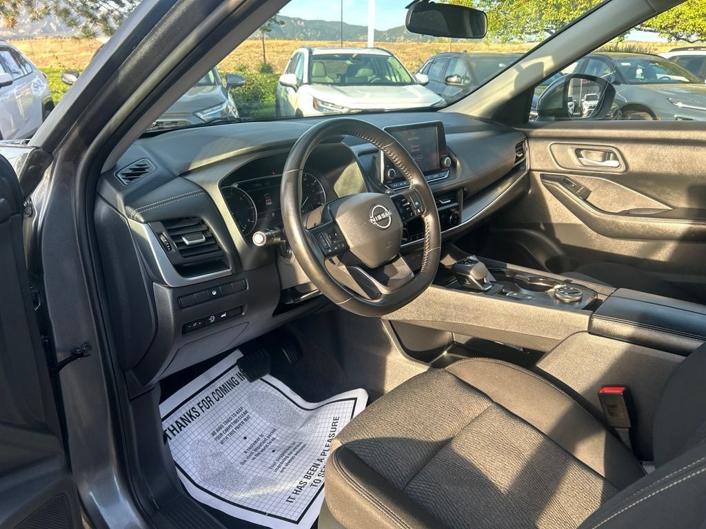 Used 2025 Nissan Rogue SV AWD/4WD image 20