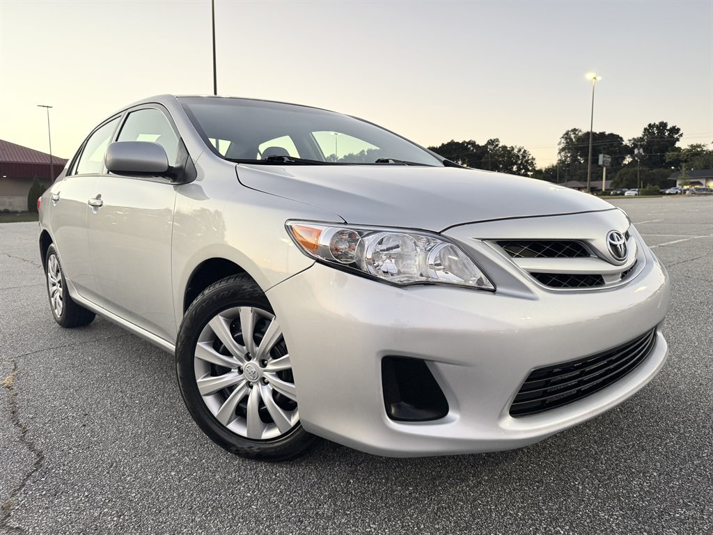 Used 2012 Toyota Corolla LE FWD image 2