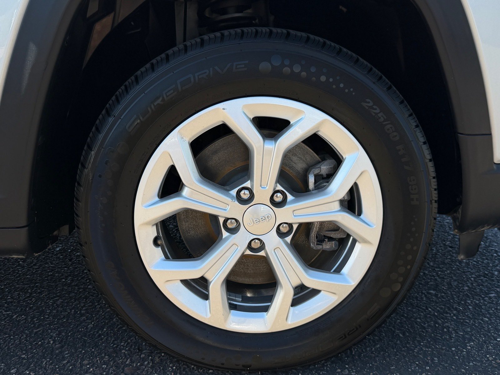 Used 2024 Jeep Compass Latitude AWD/4WD image 11