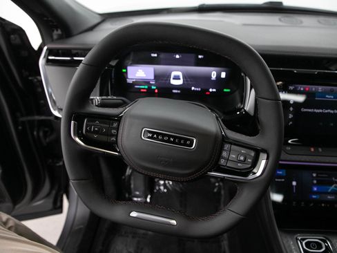 Used 2025 Jeep Wagoneer S Limited AWD/4WD image 18