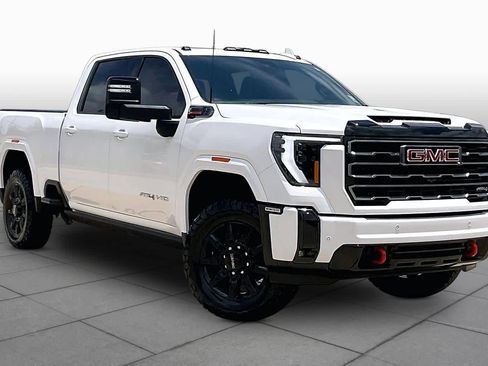 Used 2025 GMC Sierra 2500 AT4 w/ AT4 Premium Plus Package AWD/4WD image 3