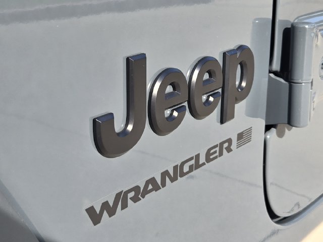 Certified 2026 Jeep Wrangler Unlimited Sahara AWD/4WD image 12