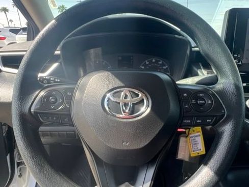 Used 2025 Toyota Corolla LE FWD image 10