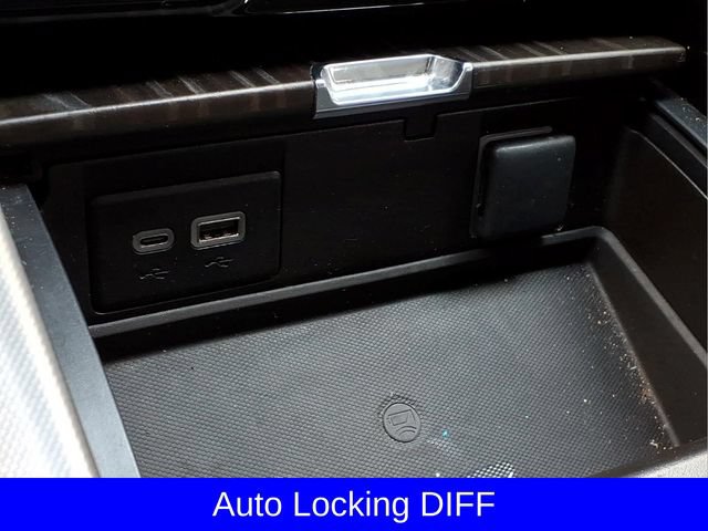 Used 2023 GMC Yukon Denali w/ Denali Reserve Package RWD image 14
