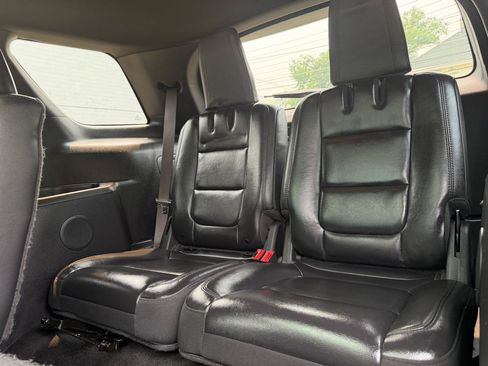 Used 2012 Ford Explorer XLT AWD/4WD image 9