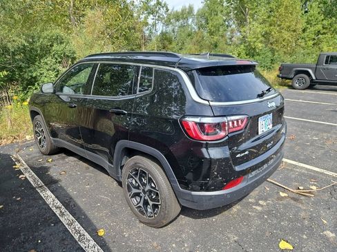 Used 2025 Jeep Compass Limited AWD/4WD image 8