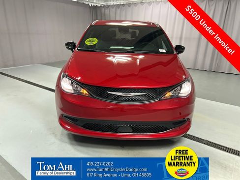 New 2026 Chrysler Voyager LX image 2