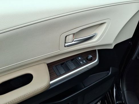 Used 2024 Toyota Sienna XLE image 12