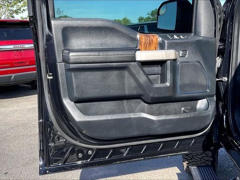 Used 2019 Ford F150 Lariat w/ FX4 Off-Road Package AWD/4WD image 22
