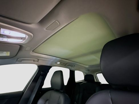 Used 2025 Volvo XC60 B5 Core image 27