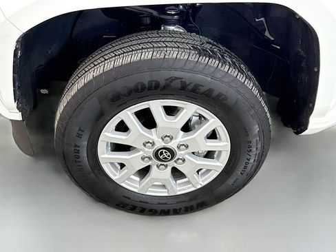 Used 2025 Toyota Tacoma SR5 image 29