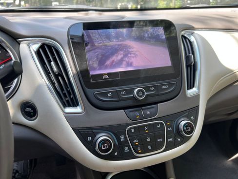 Used 2024 Chevrolet Malibu LT image 17