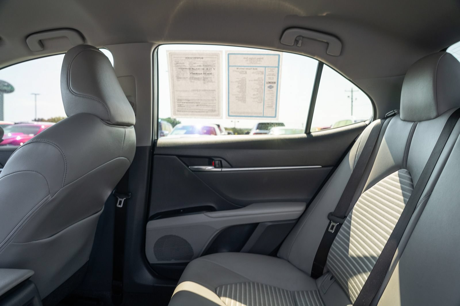 Used 2018 Toyota Camry SE FWD image 17
