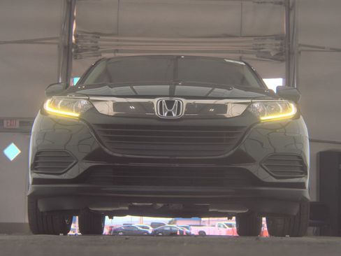 Used 2019 Honda HR-V LX image 4