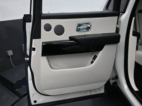 Certified 2022 Rolls-Royce Cullinan w/ Dark Exterior Package AWD/4WD image 28