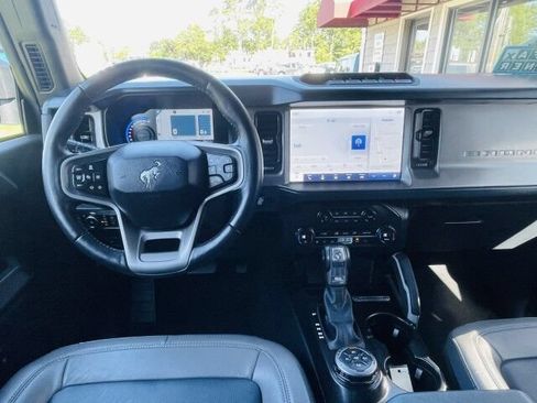 Used 2023 Ford Bronco Outer Banks w/ Sasquatch Package AWD/4WD image 15