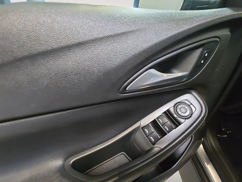 Used 2020 Buick Encore GX Preferred w/ Cold Weather Comfort Package AWD/4WD image 10
