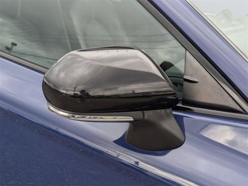 Used 2023 Toyota Camry SE image 10