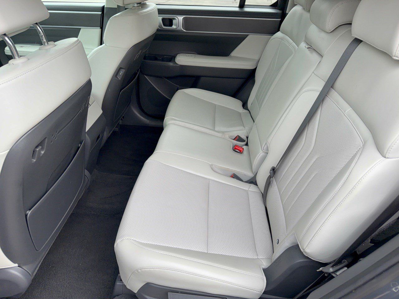 Used 2025 Hyundai Santa Fe SEL FWD image 25