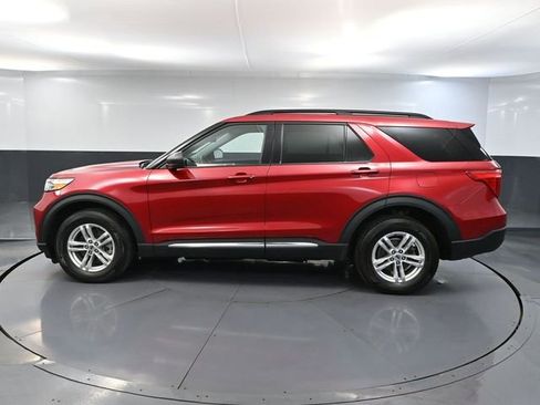 Used 2023 Ford Explorer XLT w/ Equipment Group 202A image 10