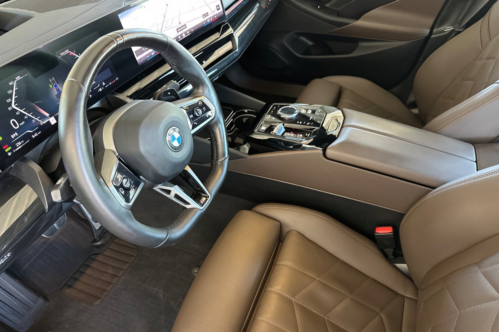 Used 2025 BMW 530i xDrive w/ M Sport Package AWD/4WD image 9