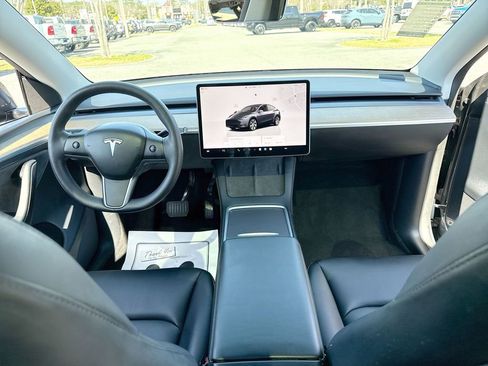 Used 2023 Tesla Model Y Long Range image 20