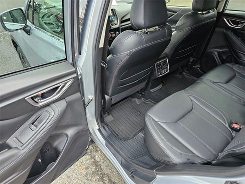 Used 2022 Subaru Forester Touring w/ Popular Package #3 image 9