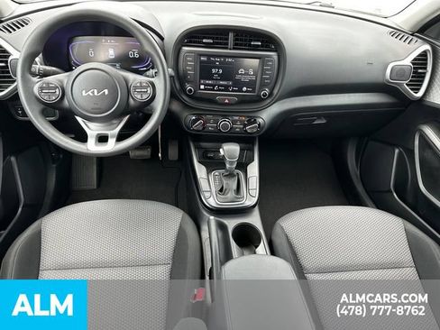 Used 2025 Kia Soul LX w/ LX Technology Package FWD image 27