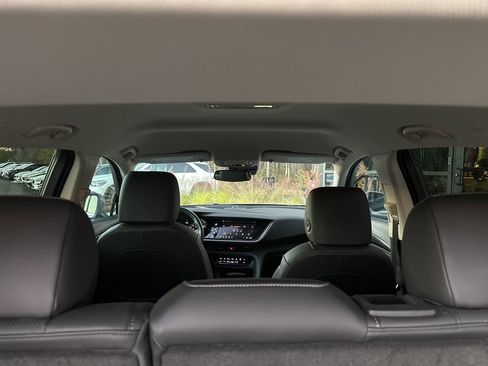 Used 2023 Buick Envision Essence image 17