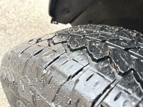 Used 2022 Chevrolet Silverado 1500 LT Trail Boss w/ LT Trail Boss Premium Package image 38