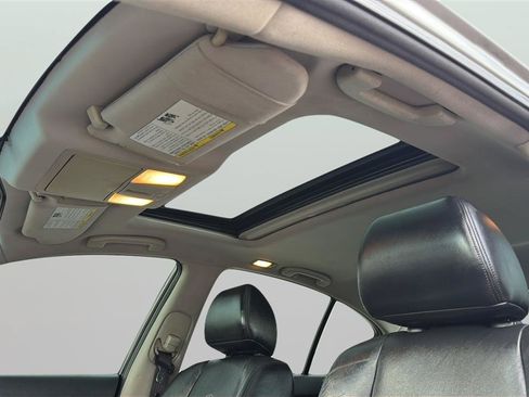 Used 2011 INFINITI G25 x w/ Moonroof Pkg AWD/4WD image 18
